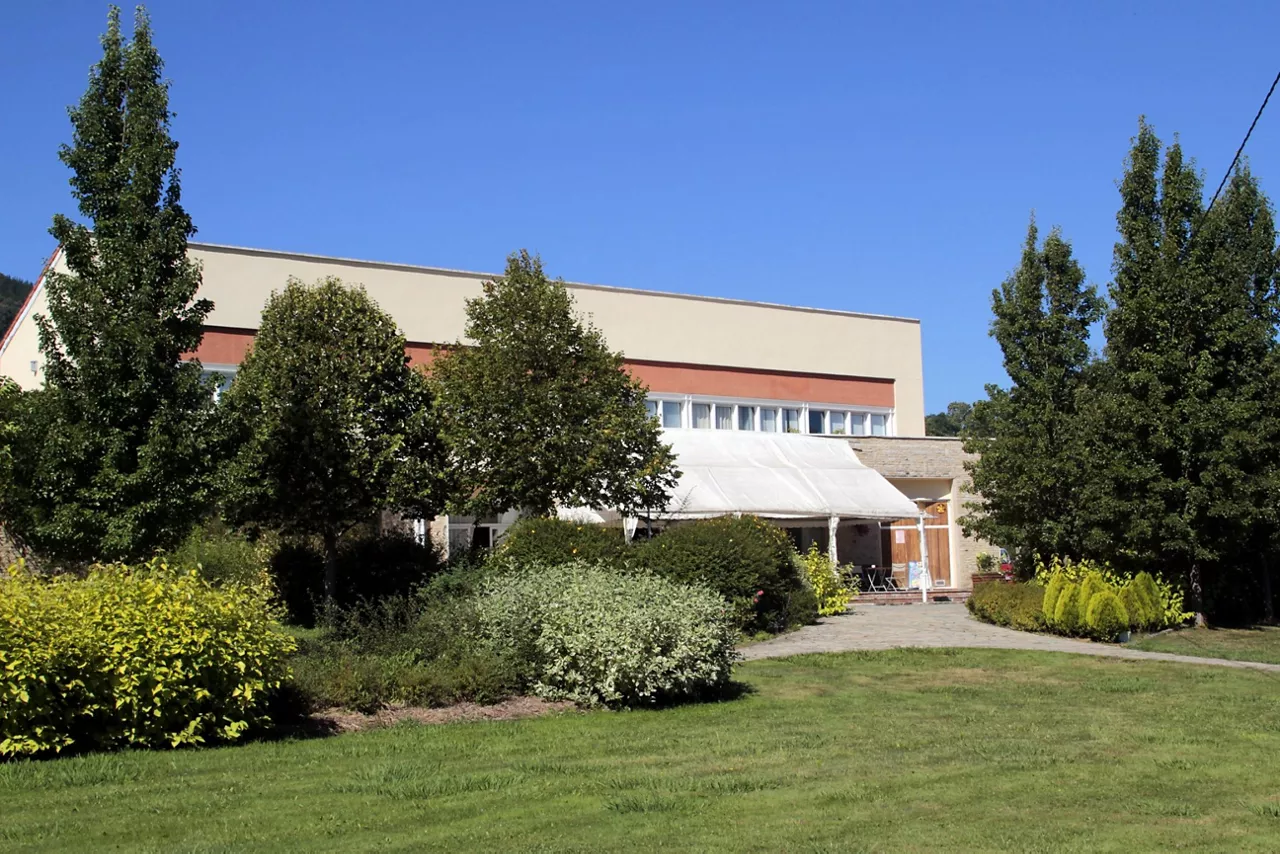 Comunidad y hotel de Amalurra en Artzentales (Bizkaia). Foto: EITB.COM