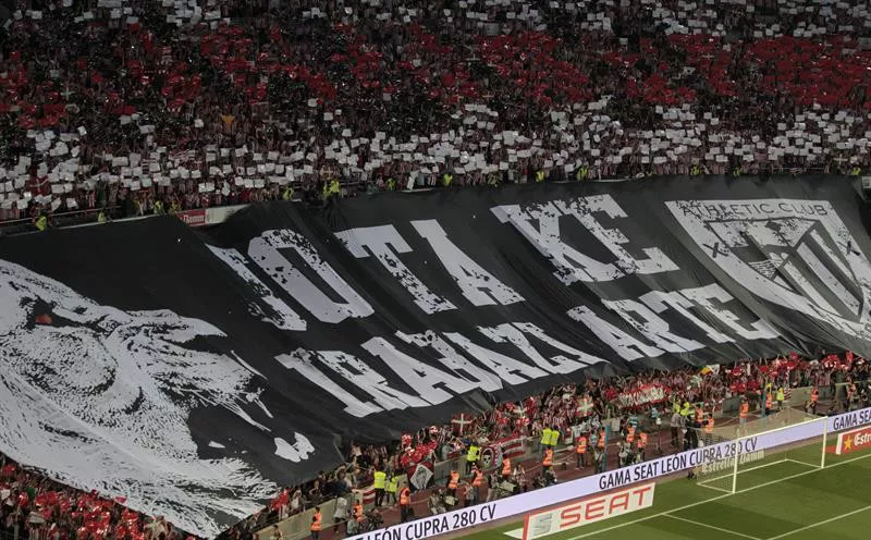 Mosaico del Athletic en la final de la Copa del Rey. Foto: EFE