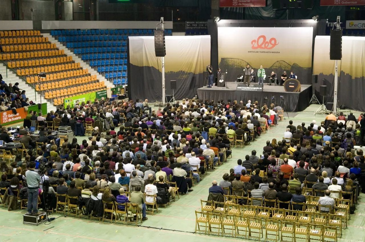 Campeonato de Bertsolarismo de Euskal Herria. Foto: Alberto Elosegi (Xenpelar dokumentazio zentroa)