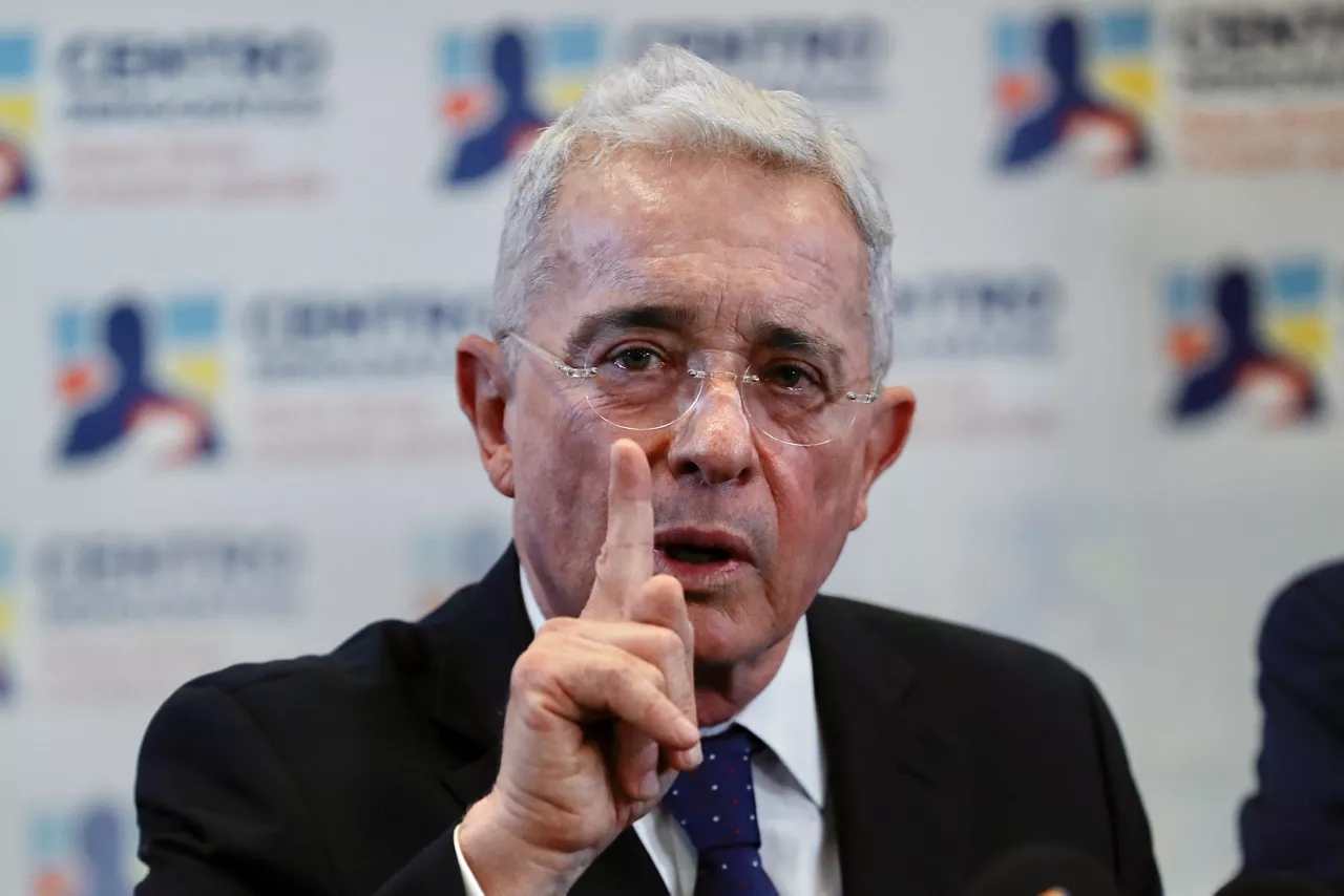 alvaro uribe colombia kolonbia