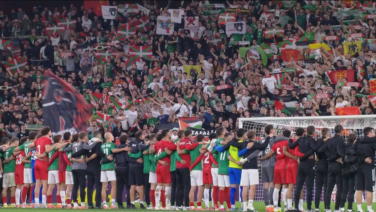 Euskal Selekzioa y Palestina, unidas tras el final del emotivo encuentro que transciende el fútbol 
