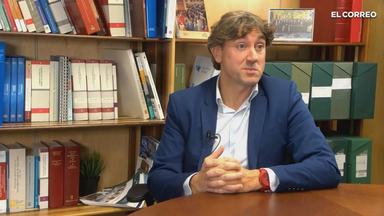 Andueza advierte al PNV de que la coalición "estará en riesgo" si "sigue buscando acuerdos identitarios con EH Bildu"