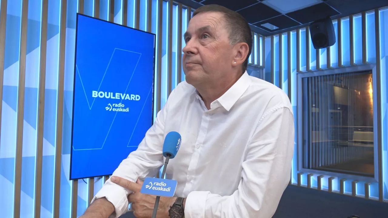 Arnaldo Otegi EH Bilduko idazkari nagusiari elkarrizketa Radio Euskadin
