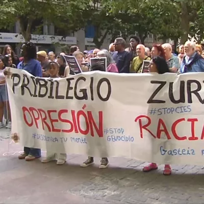 manifestación racismo vitoria gasteiz