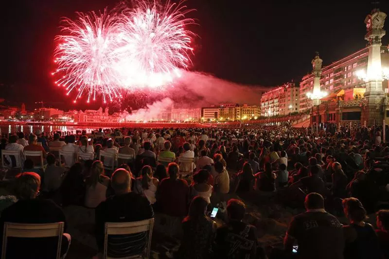 donostia_aste_nagusia_EFE_su_artifizialak_jendea