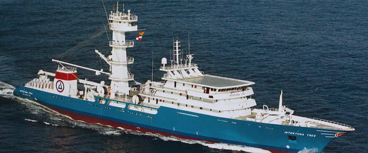 Un atunero de Bermeo repele a tiros un intento de ataque pirata en el Índico
