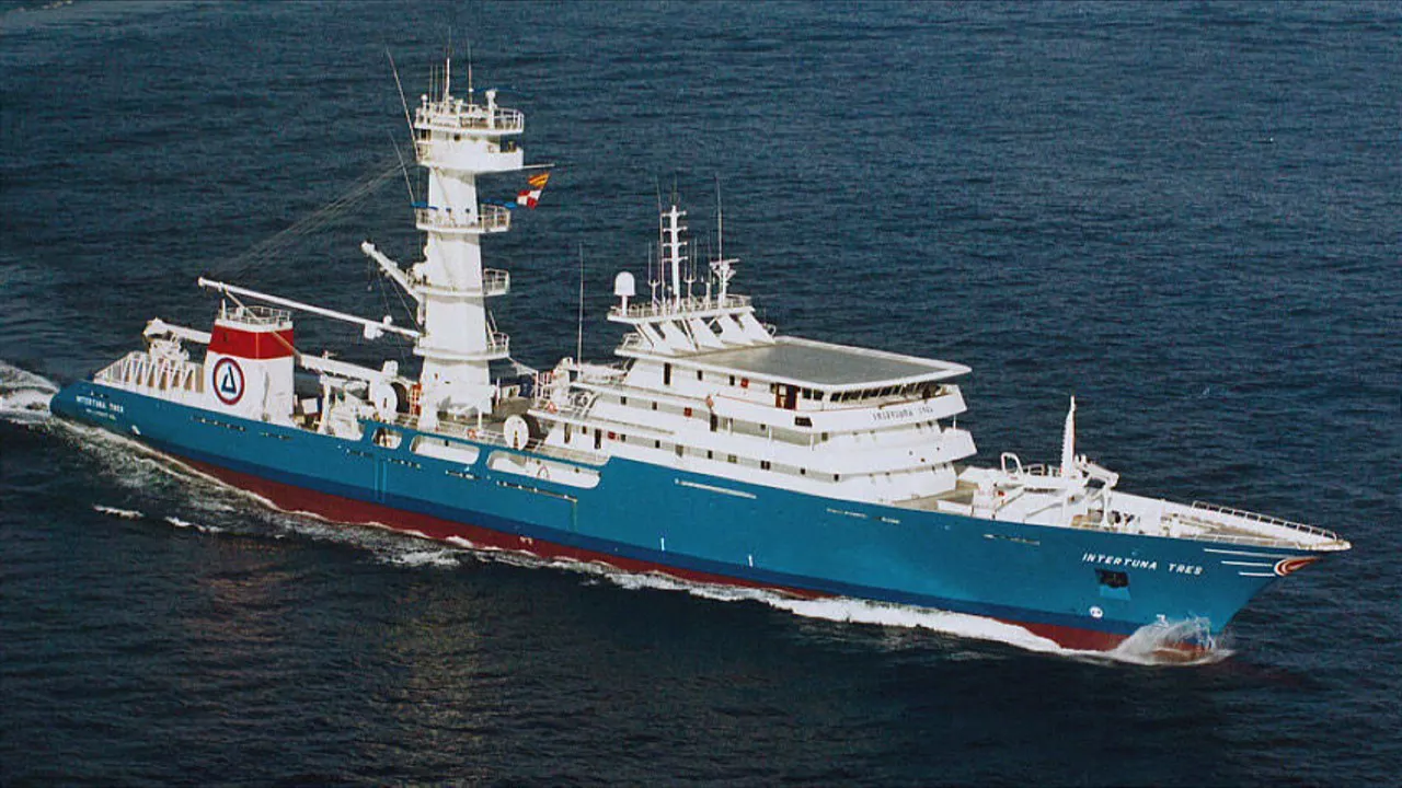 Un atunero de Bermeo repele a tiros un intento de ataque pirata en el Índico
