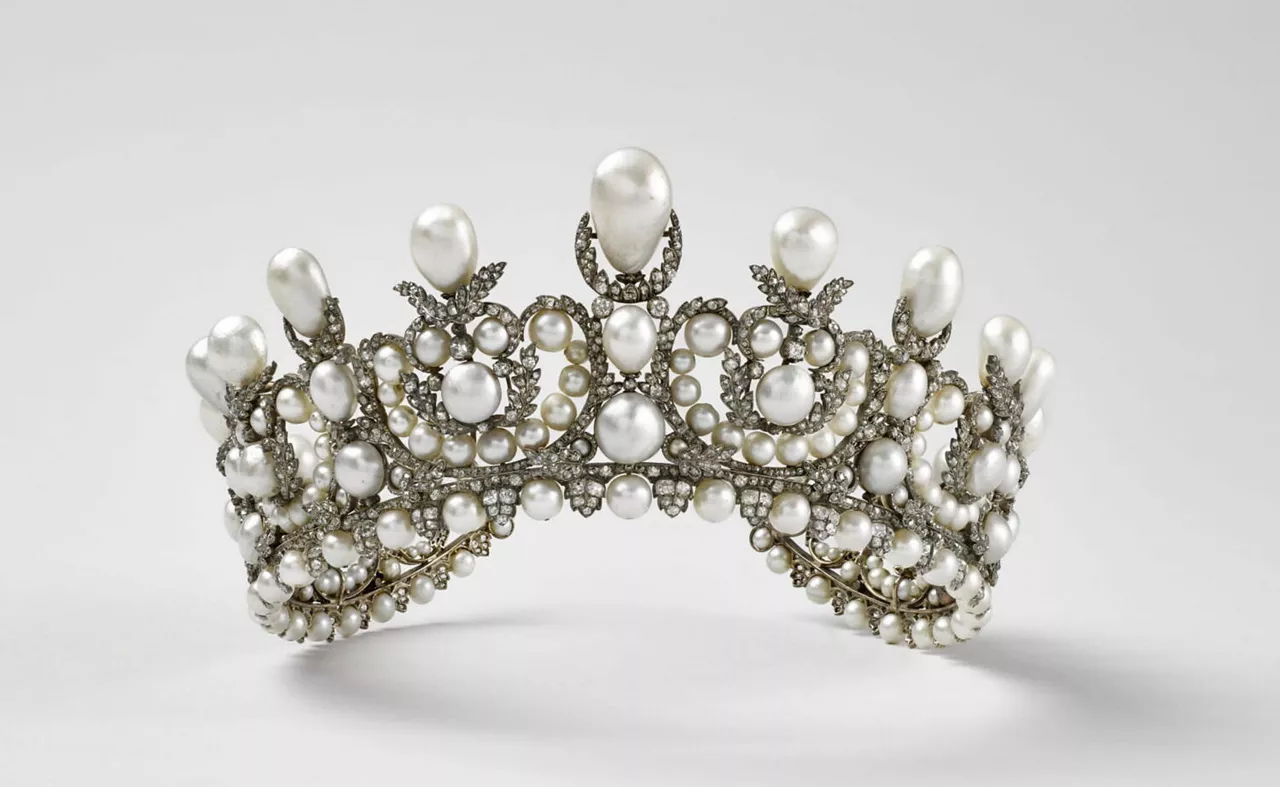 PARÍS (FRANCIA), 20/10/2025.- Imagen facilitada de la diadema la emperatriz Eugenia robada del Museo del Louvre, en París. EFE/ Département Des Objets D'art Du Musée Du Louvre SOLO USO EDITORIAL/SOLO DISPONIBLE PARA ILUSTRAR LA NOTICIA QUE ACOMPAÑA (CRÉDITO OBLIGATORIO)
