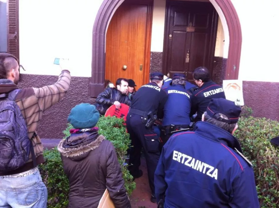 desahucio barakaldo etxegabetzea ITURRIA: @krollian José Luis Cheswick
