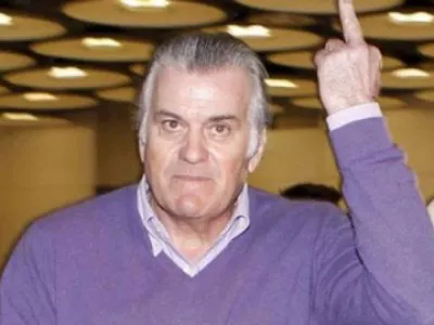 Barcenas dedica una 'peineta' a la prensa tras un viaje a Canadá