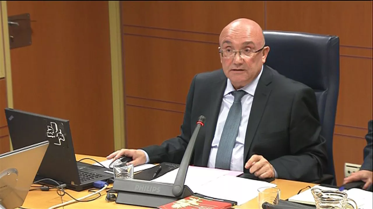 Patxi Baztarrika Eusko Jaurlaritzaren Hizkuntza Politikarako sailburuordea.