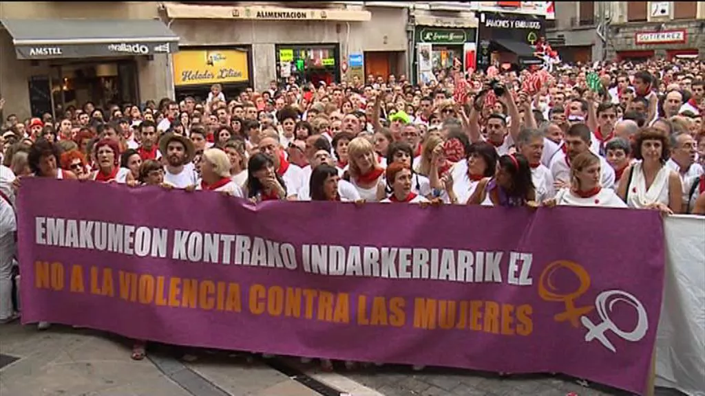 Bortxaketa salatzeko Iruñean egin zuten mobilizazioa. Artxiboko argazkia: EiTB