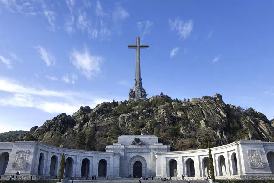 El Valle de los Caídos. Captura sacada de un vídeo de archivo de ETB.