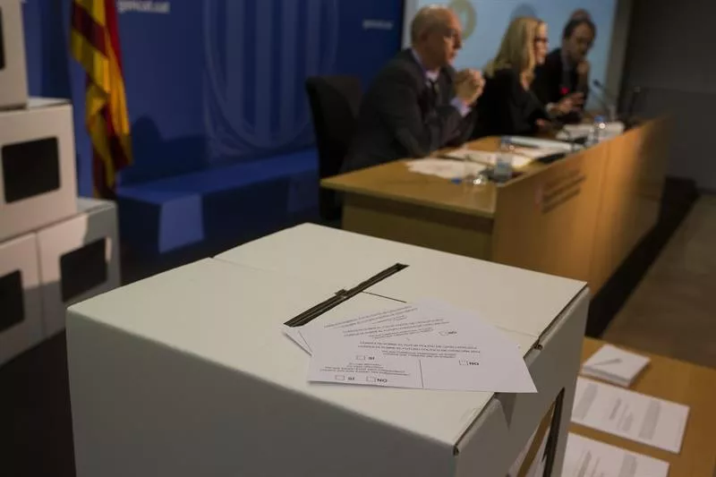 Urnas y papeletas del 9N