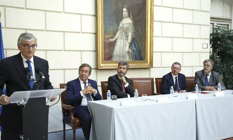 El ministro de Justicia, Alberto Ruiz-Gallardón, ha asistido al homenaje. EFE