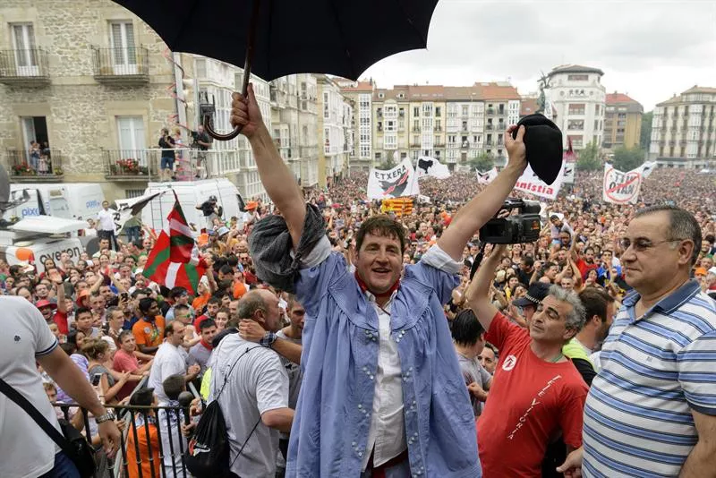 Imagen de la Bajada de Celedón de 2016, cuando la prohibición aún no estaba vigente