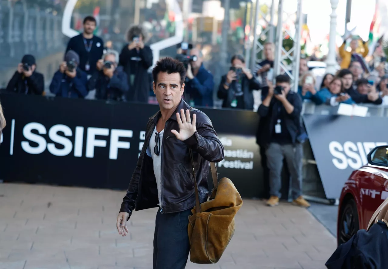 SAN SEBASTIÁN (ESPAÑA), 24/09/2025.- El actor irlandés Colin Farrell, posa este miércoles a su llegada a la 73 edición del Festival Internacional de Cine de San Sebastián. EFE/Juan Herrero
