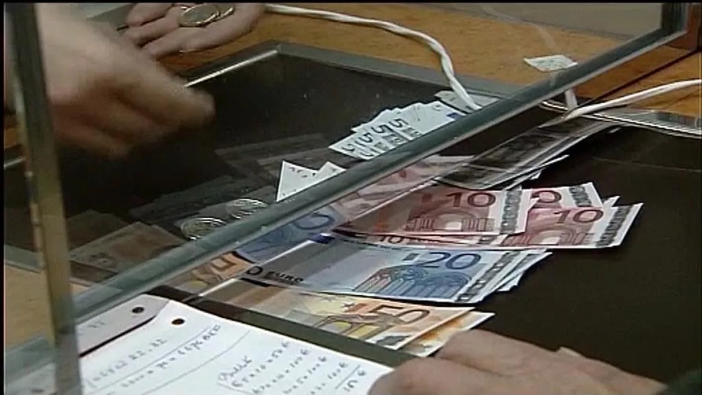 Diru trukea banku bulego batean