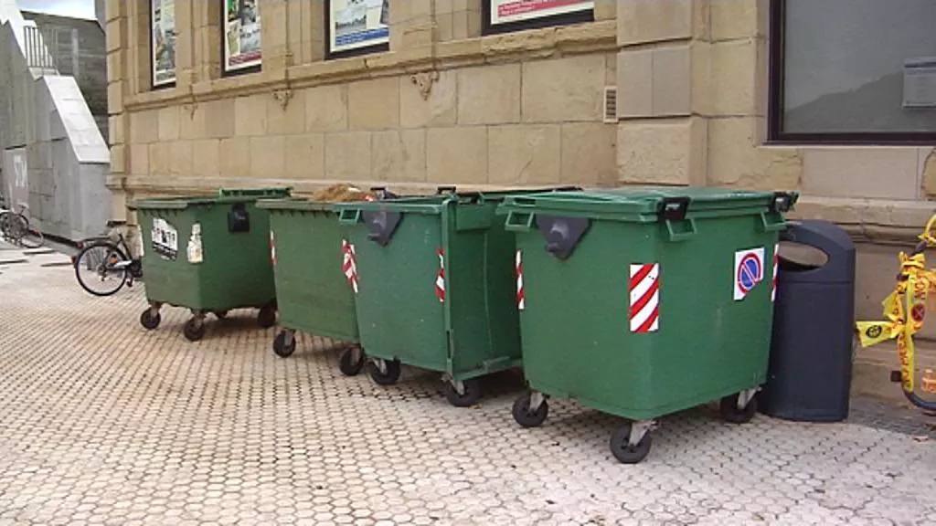 Zabor-edukiontziak Donostian. Artxiboko argazkia: EITB Media