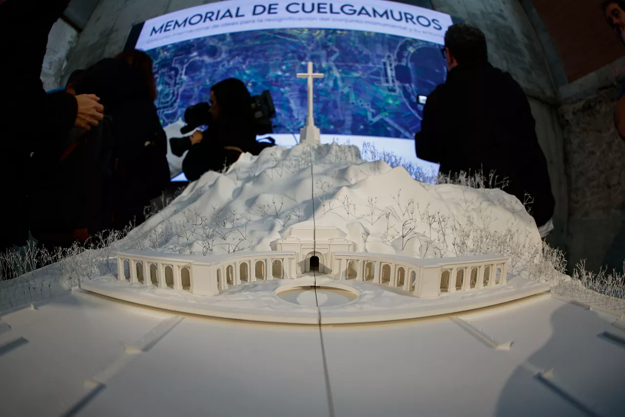 cuelgamuros maqueta 