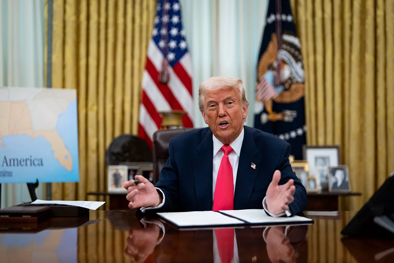 (Foto de ARCHIVO)

March 6, 2025, Washington, District Of Columbia, USA: United States President Donald Trump speaks in the Oval Office of the White House in Washington, DC, US, on Thursday, March 6, 2025. Trump is signing orders to pause tariffs on USMCA trade from Canada and Mexico until April 2



Europa Press/Contacto/Al Drago - Pool via CNP

06/3/2025