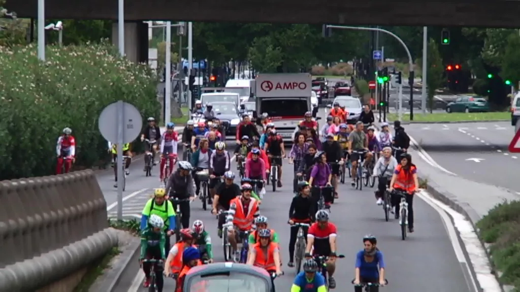 Kilometroak Gipuzkoako ikastolen aldeko jaia Usurbilen. Argazkia: EiTB
