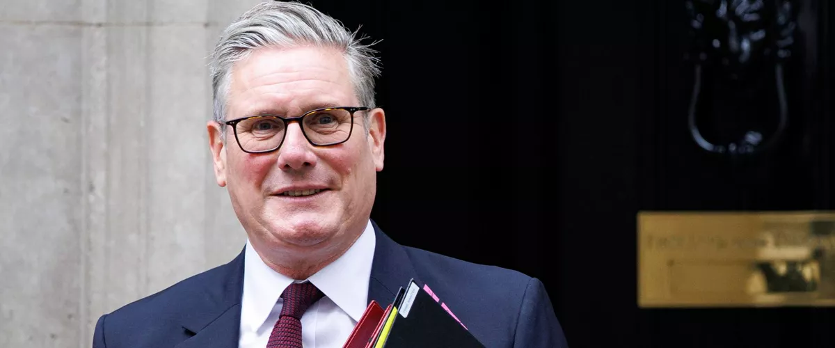LONDON (United Kingdom), 03/09/2025.- British Prime Minister Keir Starmer departs his official residence at 10 Downing Street to appear at Prime Minister's Questions (PMQs) at Parliament in London, Britain, 03 September 2025. (Reino Unido, Londres) EFE/EPA/TOLGA AKMEN

