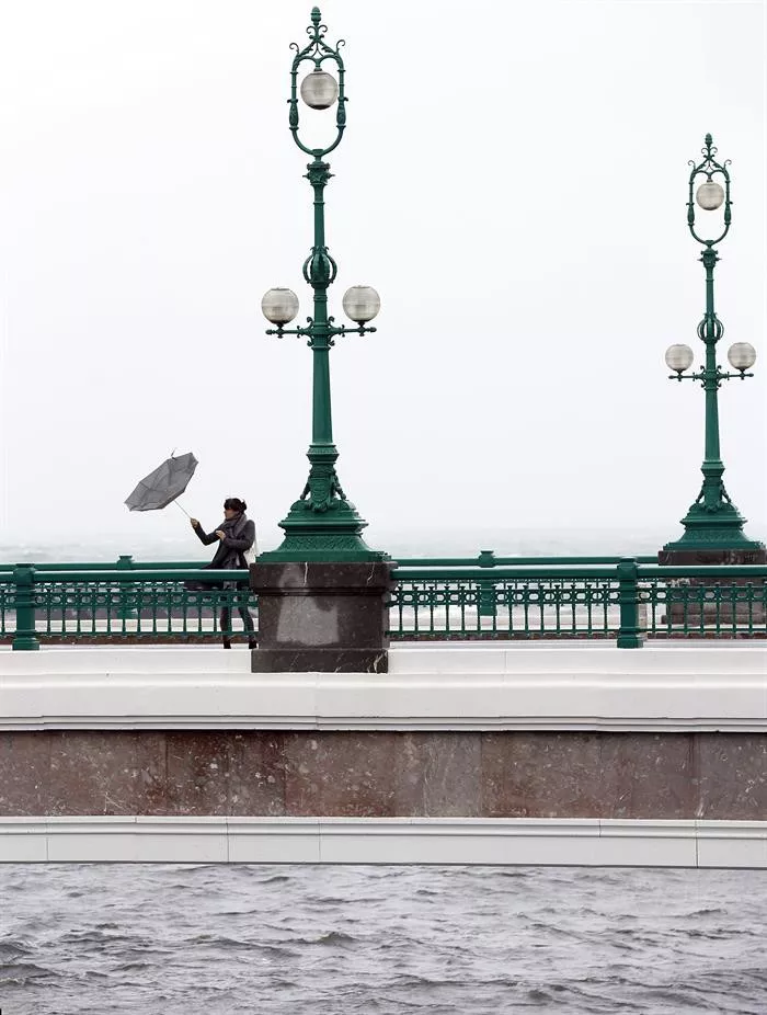 Mal tiempo en San Sebastián. Foto: EFE