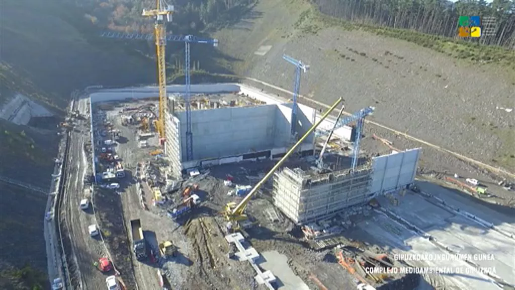 Gipuzkoako erraustegiaren lanak. Artxiboko argazkia: EiTB