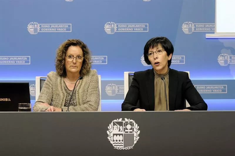 Estefania Beltran de Heredia consejera de Seguridad Malentxo Arruabarrena directora Arkaute. EFE