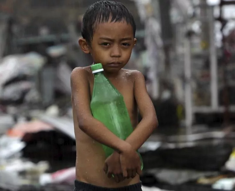 l tifón Haiyan azota las islas Filipinas. Foto: EFE.