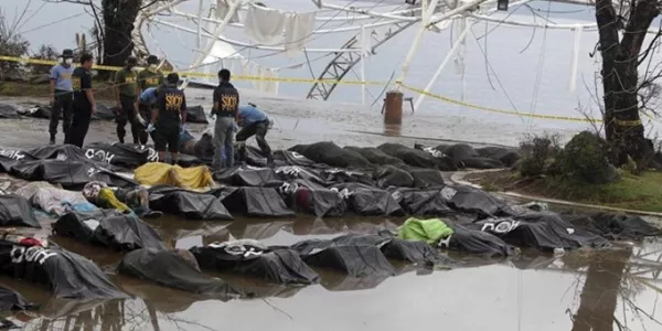 El tifón Haiyan azota las islas Filipinas. Foto: EFE.