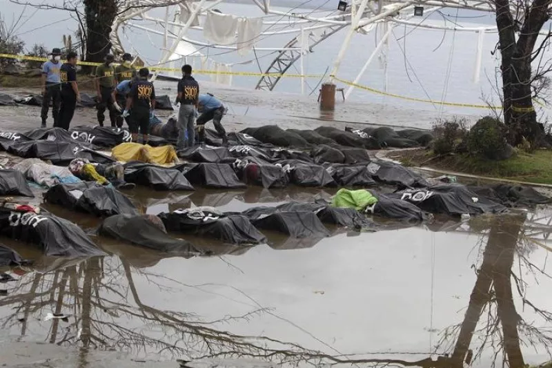 l tifón Haiyan azota las islas Filipinas. Foto: EFE.