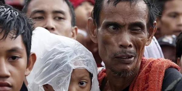 El tifón Haiyan azota las islas Filipinas. Foto: EFE.