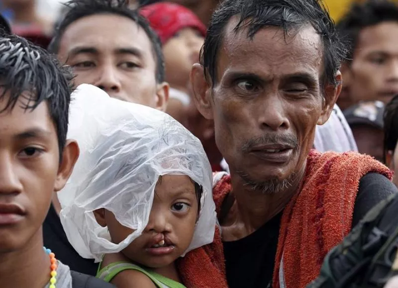 l tifón Haiyan azota las islas Filipinas. Foto: EFE.