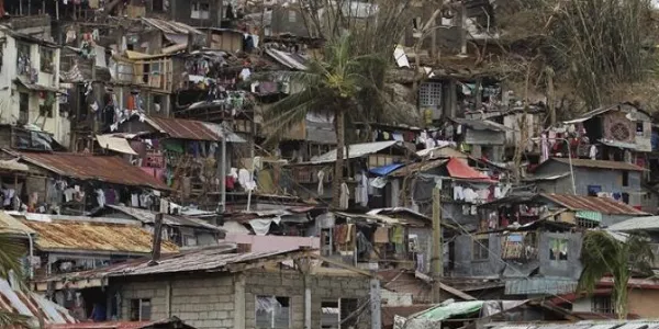 Haiyan tifoiak Filipina uharteak suntsitu ditu. Argazkia: EFE.
