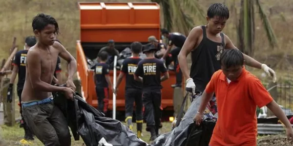 El tifón Haiyan azota las islas Filipinas. Foto: EFE.