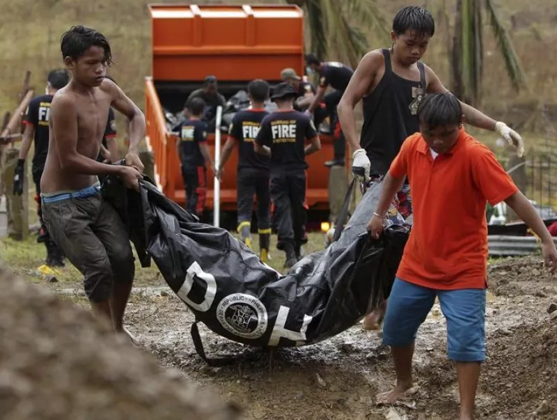 El tifón Haiyan azota las islas Filipinas. Foto: EFE.