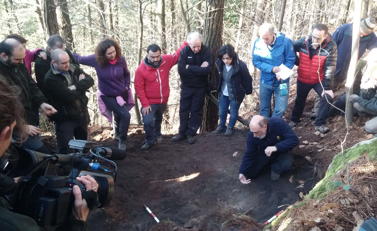 Trabajos de exhumación en Larrabetzu. Foto: IREKIA
