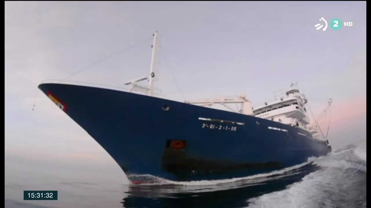 Un atunero bermeano. Imagen obtenida de un vídeo de EiTB Media.