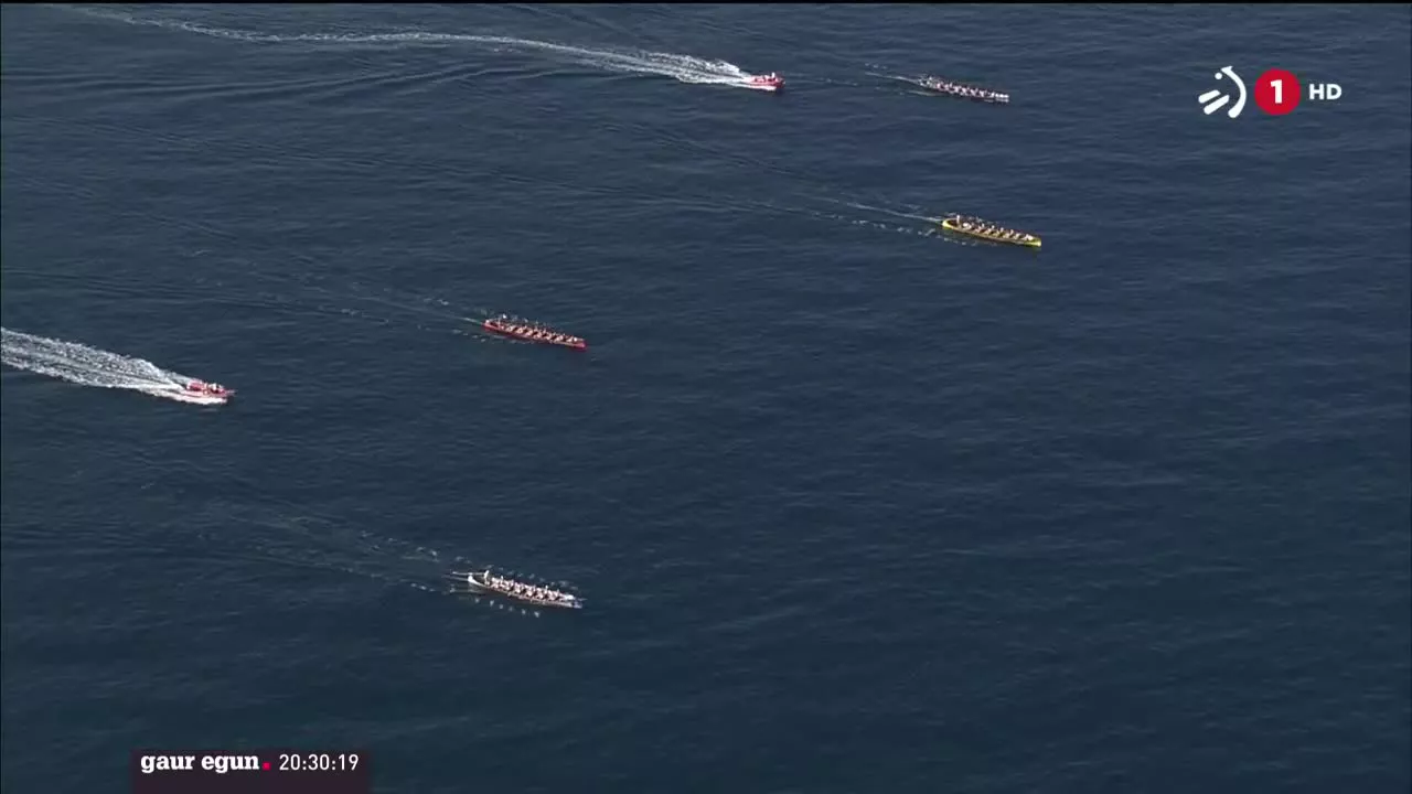 Emakumezkoetan, lehia oso berdinduta dago Donostia Arraun Lagunak eta Orioren artean. Gizonezkoen artean, berriz, Kontxako Bandera nork irabaziko zain daude Hondarribia, Santurtzi, Donostia eta Orio.