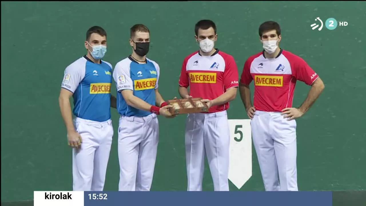 Ambas parejas suman dos victorias y el equilibrio se romperá pasado mañana en la cuarta jornada del Campeonato de Parejas que se disputará en el Labrit. El partido se podrá seguir en directo en ETB1 y eitb.eus.