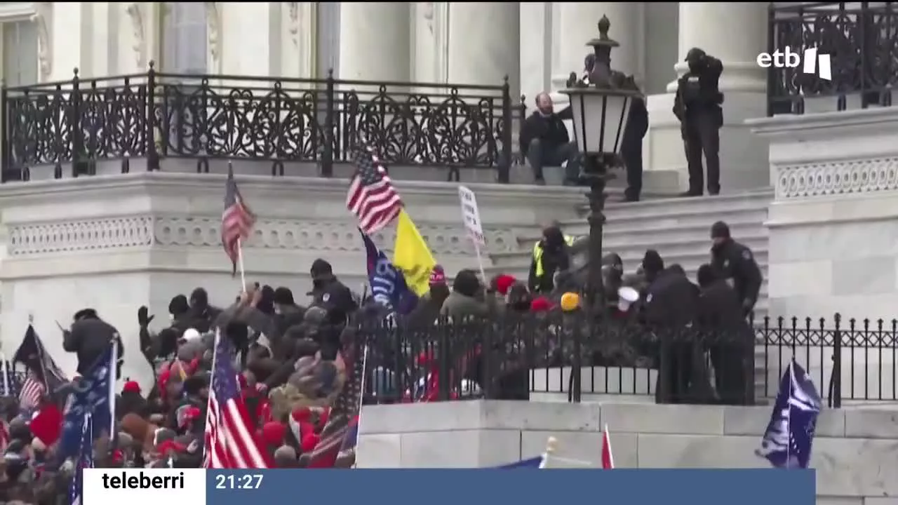 El asalto al Capitolio cumple un año. Imagen obtenida de un vídeo de EITB Media.