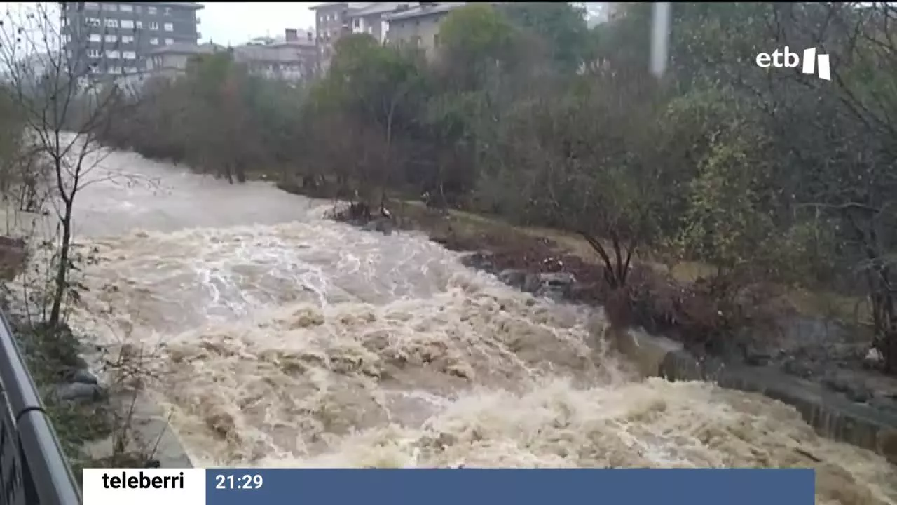 El rio, desbordado