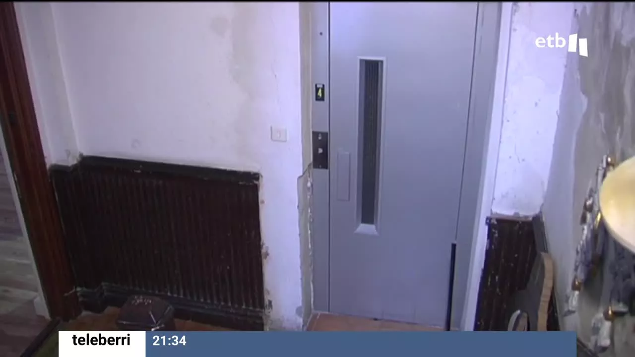 Un ascensor en una vivienda antigua
