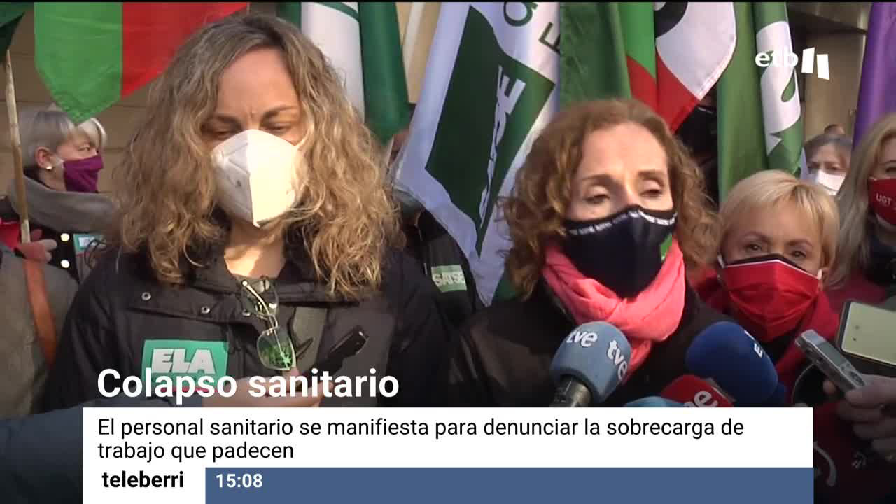 Los representantes de ELA, LAB, CCOO, UGT y Satse no descartan endurecer las movilizaciones. Reivindican más personal, revertir los últimos recortes y exigen que se refuerce la sanidad pública.