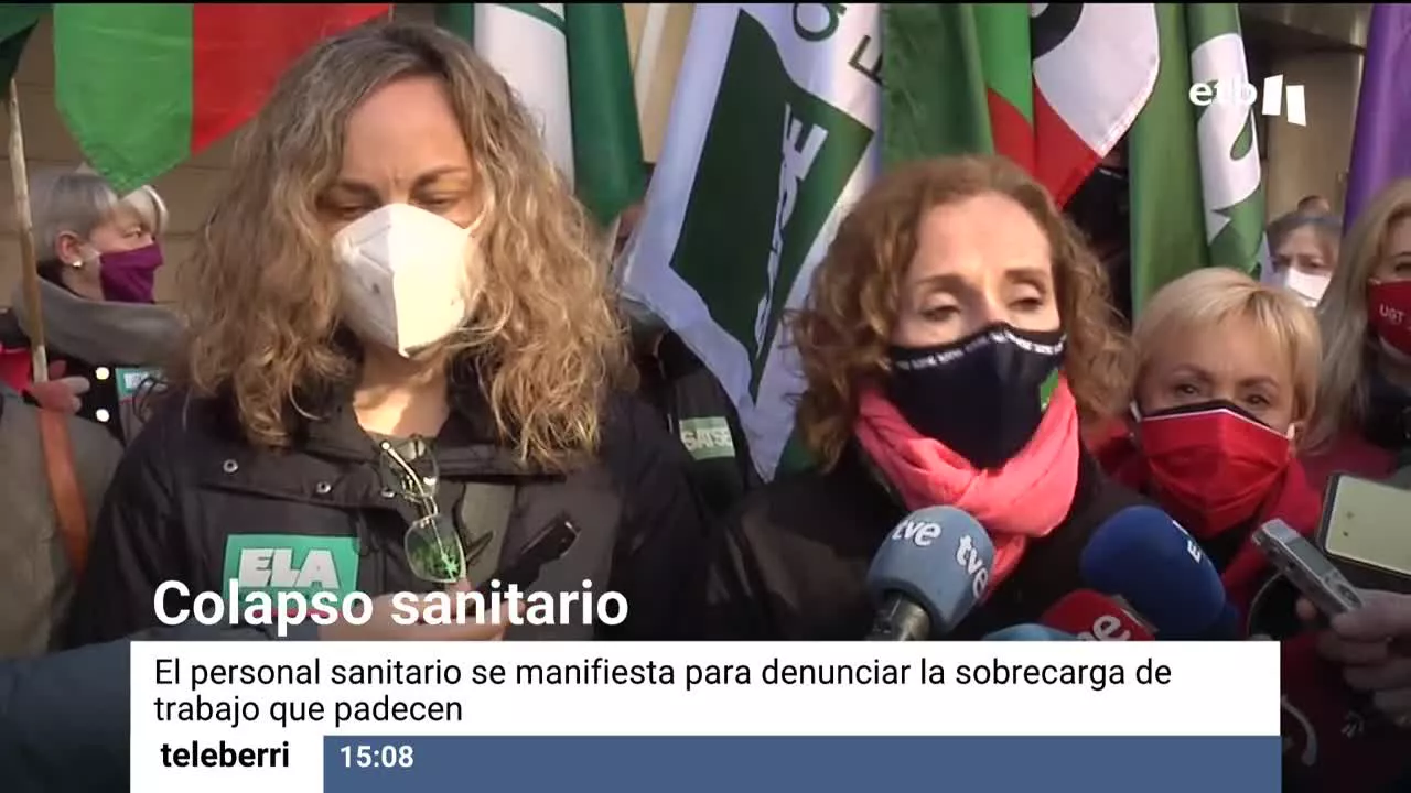 Los representantes de ELA, LAB, CCOO, UGT y Satse no descartan endurecer las movilizaciones. Reivindican más personal, revertir los últimos recortes y exigen que se refuerce la sanidad pública.