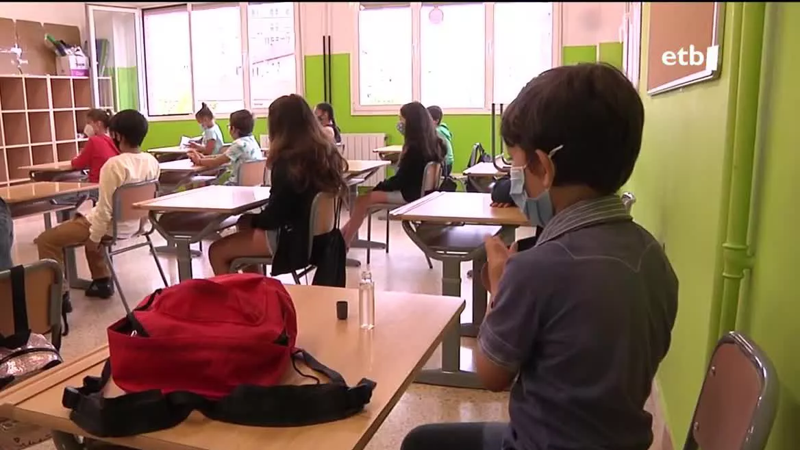 Ikasleak gelan. EITB Mediaren bideo batetik ateratako irudia.