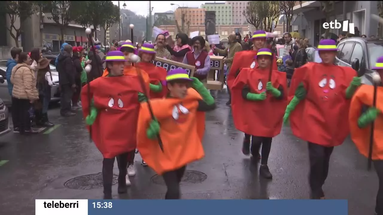 La gente apura estos días para salvar los carnavales con disfraces fáciles y lo más originales posibles.