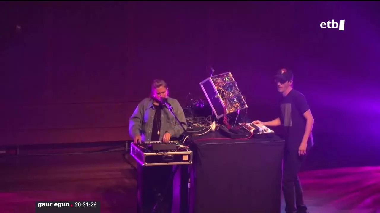 Euskal artistak Bogotan. EITB Mediaren bideo batetik ateratako argazkia.
